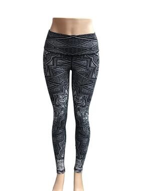 Lululemon black patterned cool leggings